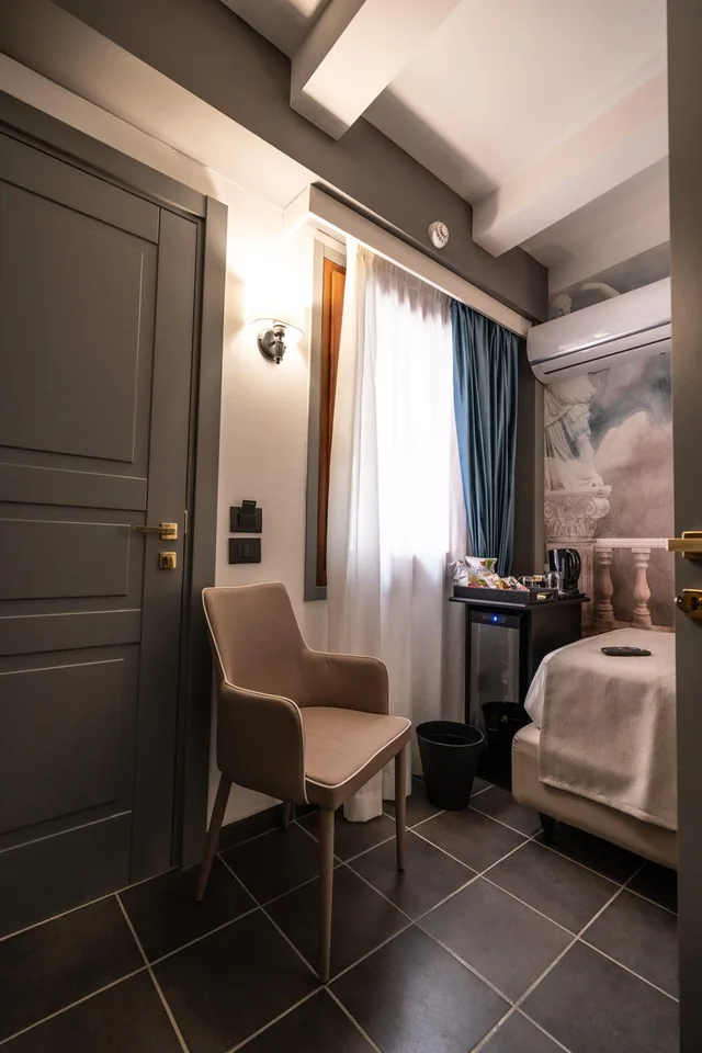 Basic, Single, Relais Manzoni 2/12