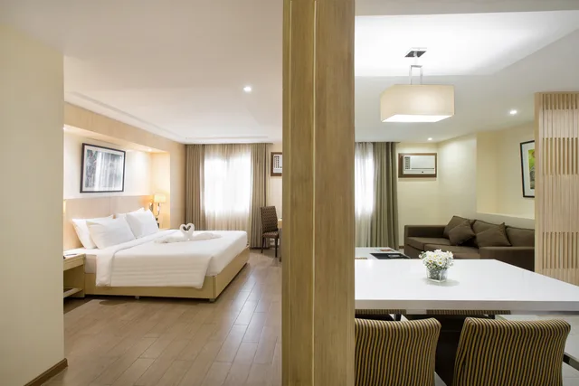 جناح، Golden Prince Hotel And Suites 3/3
