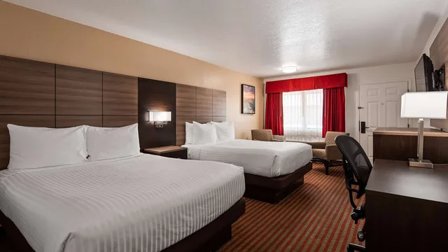 غرفة بسريرين كوين يُسمح فيها بالحيوانات الأليفة لذوي الإعاقة، Best Western Santa Rosa Inn 9/10