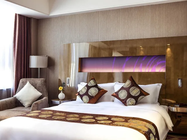Deluxe, King Bed, NOVOTEL DAQING HAOFANG 2/4