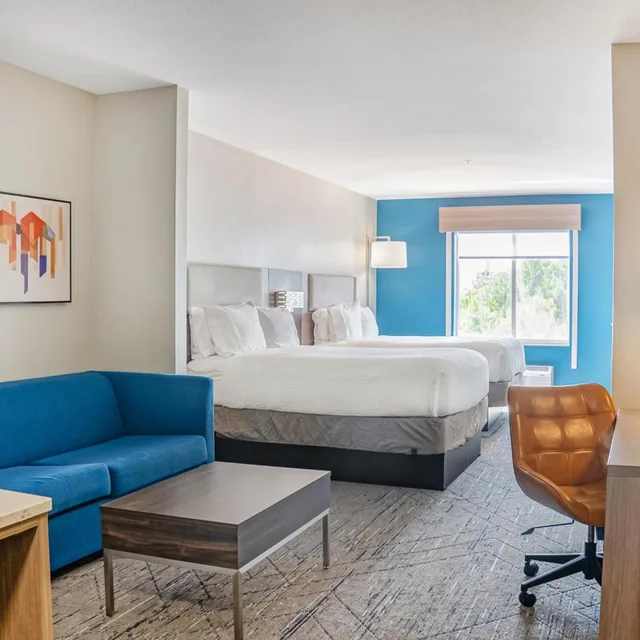 جناح لذوي الإعاقة، Holiday Inn Express Hotel Suites Saint Augustine North 3/5