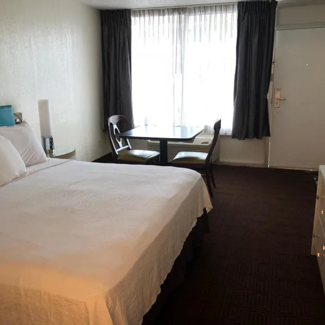 Room, King Bed, Accessible, Floridian Hotel 1/10