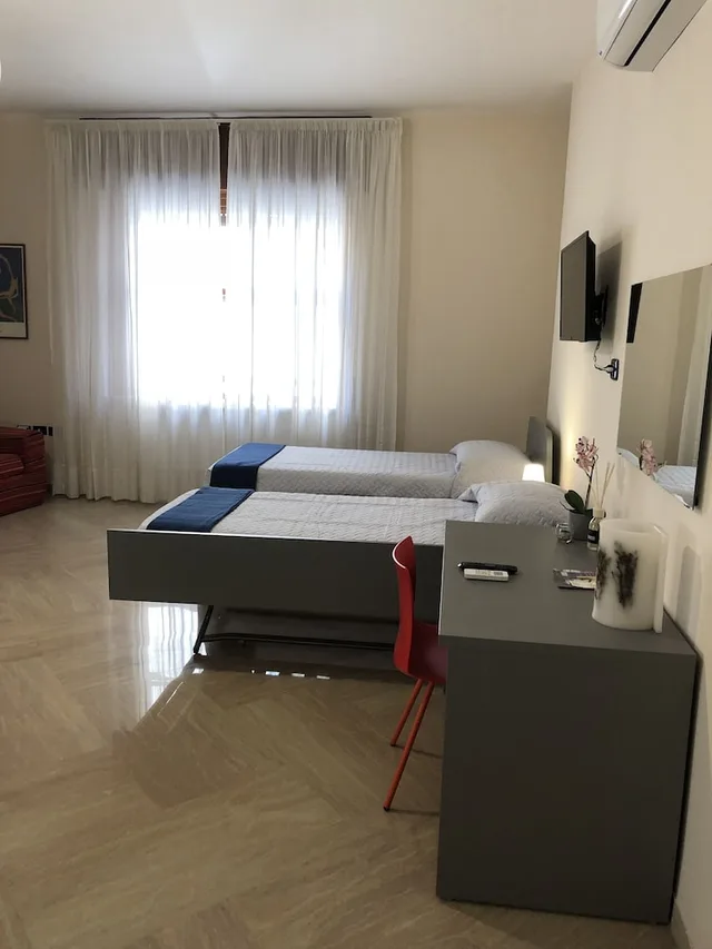 Room, Quadruple, Multiple Beds، Napoli City Inn B&B 2/3