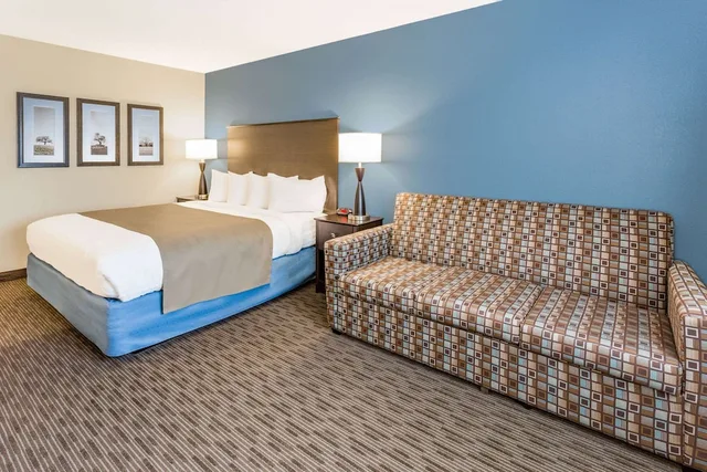 Room, Queen Bed, Accessible, Americinn By Wyndham Sleepy Eye 1/2