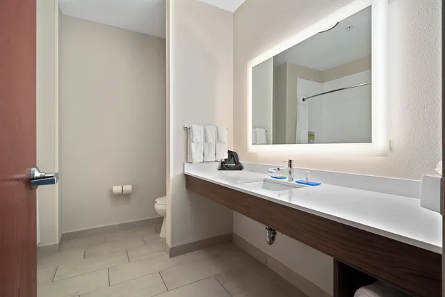 غرفة قياسية بسرير كينج، Holiday Inn Express Hotel And Suites Van Buren Ft Smith Area 10/10