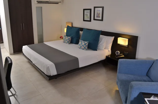 جناح جونيور بسرير مزدوج، Hotel Casablanca 9/10