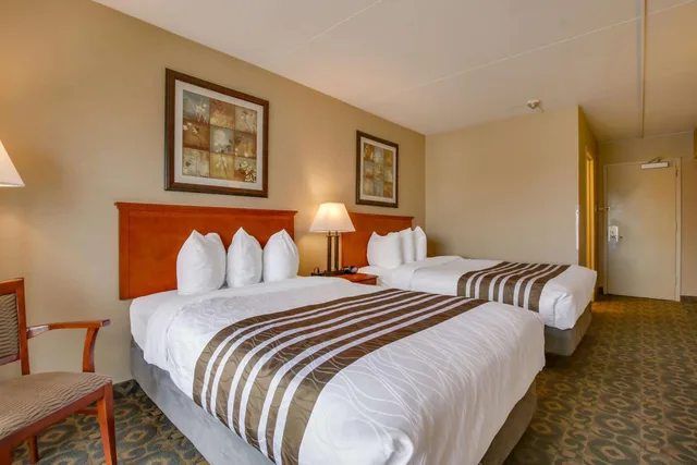 Room, Double Bed, Accessible, Best Western Brantford Hotel Conference Centre 5/10