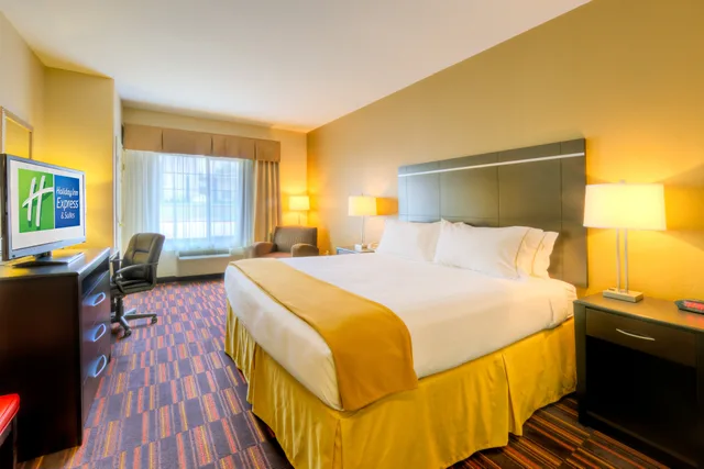 Standard, Double Bed, Holiday Inn Express And Suites Granbury 1/2