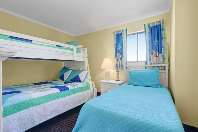 2 Bedrooms, Suite, Ocean Front, Sands Beach Club 1/4