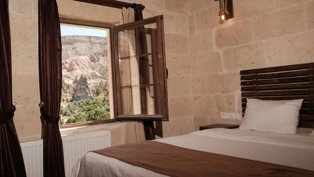 غرفة قياسية، In Stone House 5/10