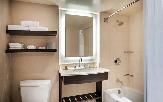 Open Plan, 2 Queen Beds، Doubletree By Hilton Hotel San Diego - Mission Valley 4/4