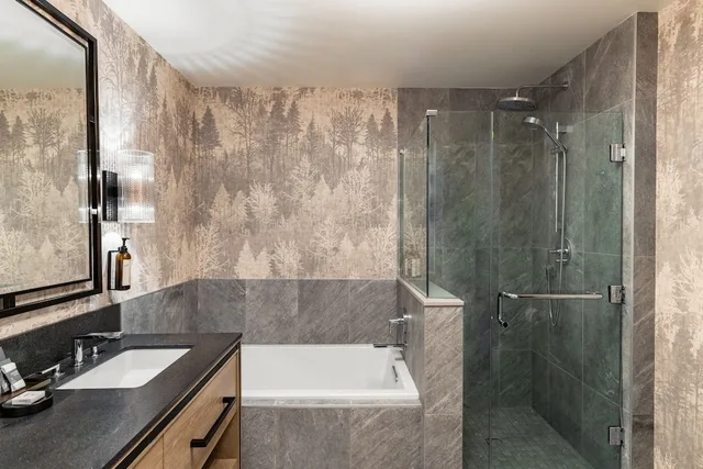 Luxury, Suite, 2 Double Beds, Lake Front, Sofa, Fairmont Jasper Park Lodge 5/5