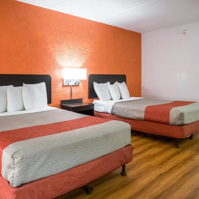 غرفة رباعية بسرير مزدوج، Motel6 Prospect Heights, IL 2/7