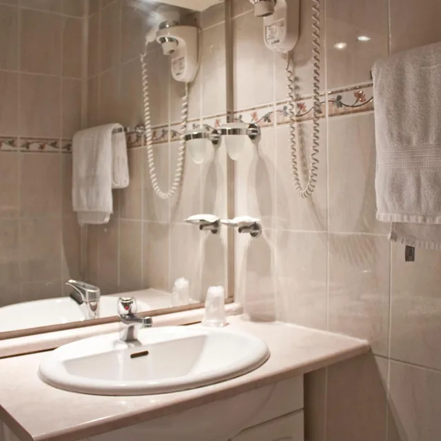 غرفة مفردة، HOTEL HIPPODROME 3/8