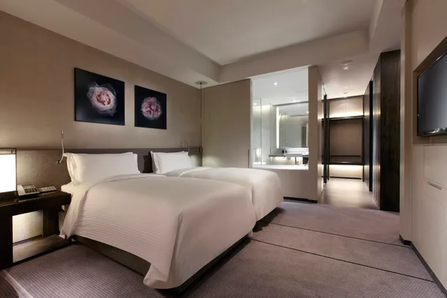 جناح ديلوكس بسريرين منفصلين، Humble House Taipei, Curio Collection by Hilton 1/1