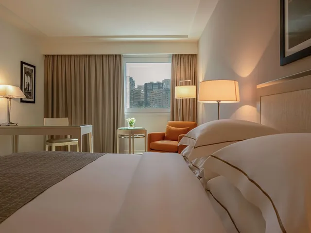 غرفة متصلة عائلية بسريرين مزدوجين، Movenpick Hotel Beirut 3/10