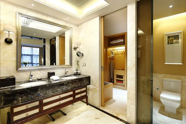 غرفة تنفيذية بسريرين منفصلين مع دخول صالة النادي، Hilton Guangzhou Baiyun Hotel 10/10