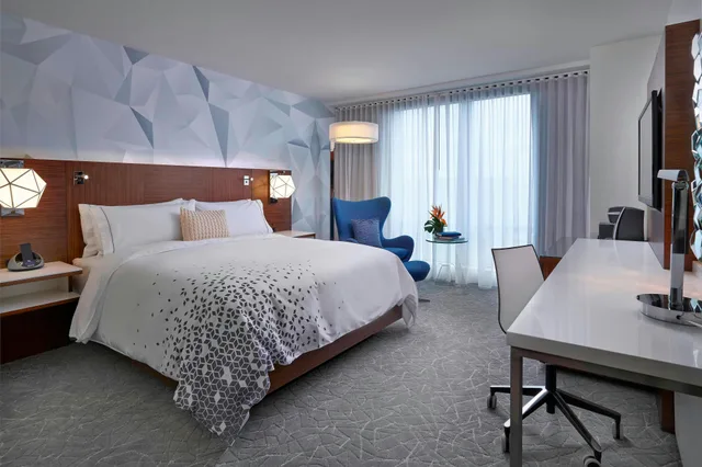 غرفة، RENAISSANCE EDMONTON AIRPORT HOTEL 1/3