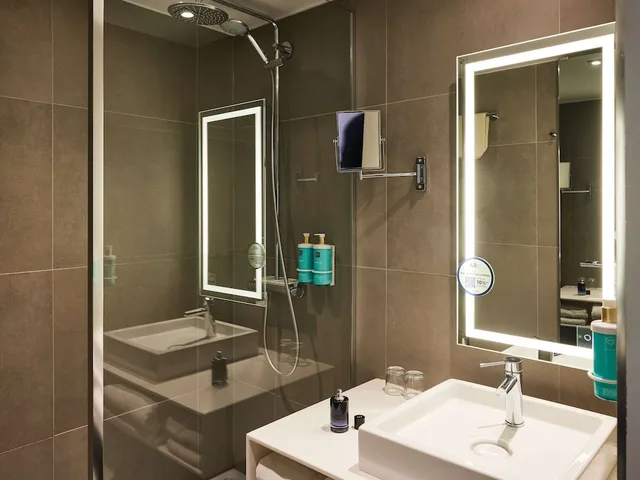 غرفة سوبيريور بسرير كوين مع أريكة، NOVOTEL EDINBURGH CENTRE 5/8