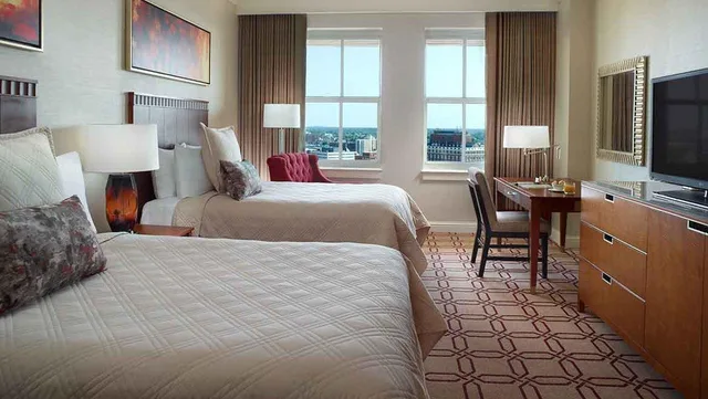 غرفة بريميير بسرير مزدوج، Omni Providence Hotel 3/4