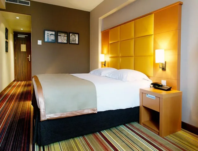 غرفة كلوب مفردة بسرير كوين، New Hotel Charlemagne 2/4