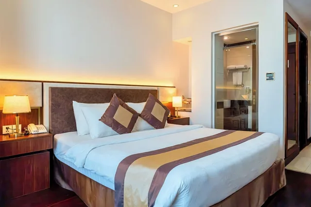 غرفة ديلوكس بسرير كينج بإطلالة على المدينة، Phnom Penh Katari Hotel 6/10