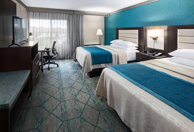 غرفة ديلوكس بسرير كوين، Bismarck Hotel and Conference Center 3/5