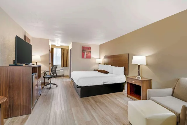 Standard, King Bed, Best Western Green Bay Inn Conference Center 4/7