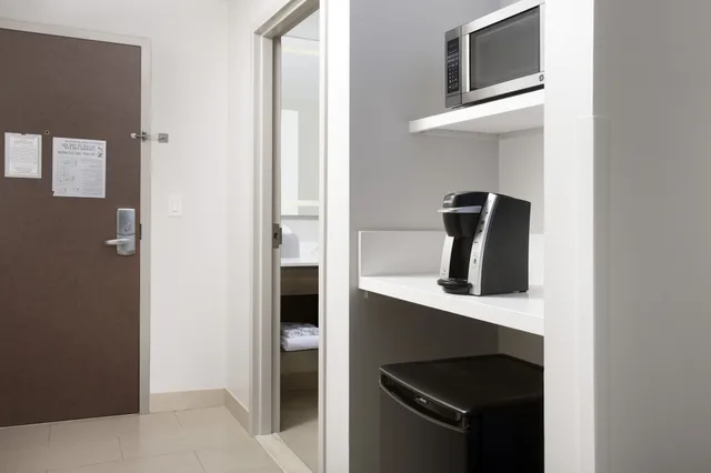 غرفة قياسية بسرير كينج، Holiday Inn Express Jacksonville Beach 6/7