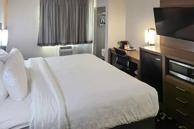غرفة بسرير كوين لذوي الإعاقة، Clarion Pointe Bettendorf - Quad Cities 5/5