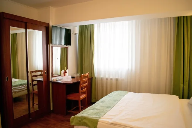 غرفة قياسية بسرير كوين، Atrium Hotel Bucharest City Center 5/9