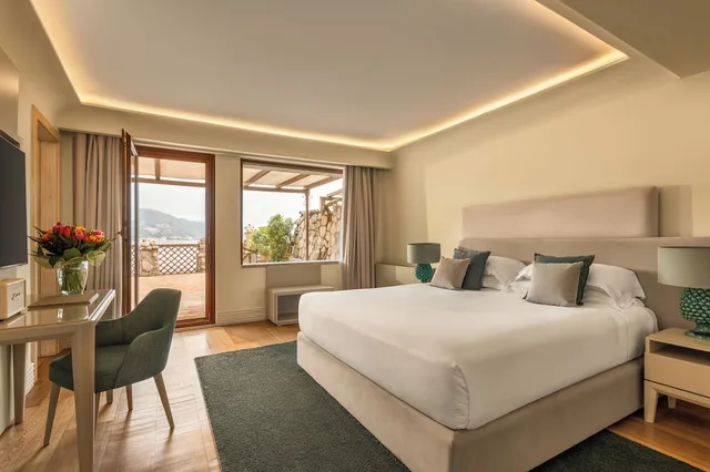 جناح تنفيذي بسرير كوين مع أريكة، Atlantis Bay VRetreats 1/4