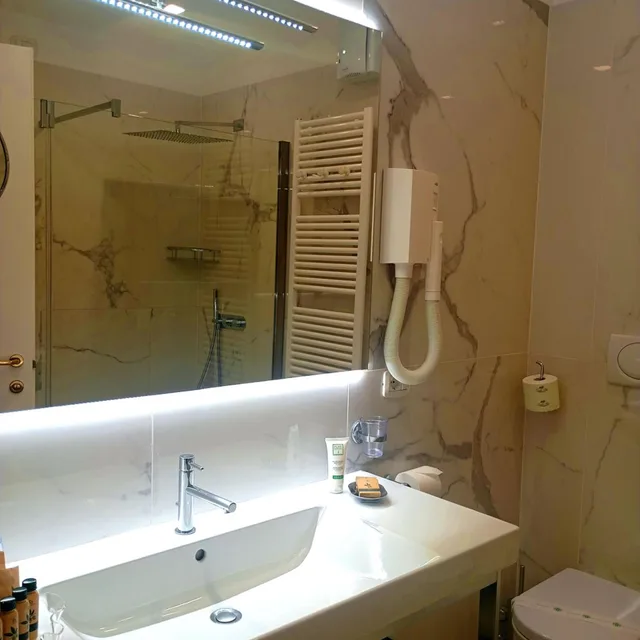 جناح عائلي، Hotel Italia Palace 2/3