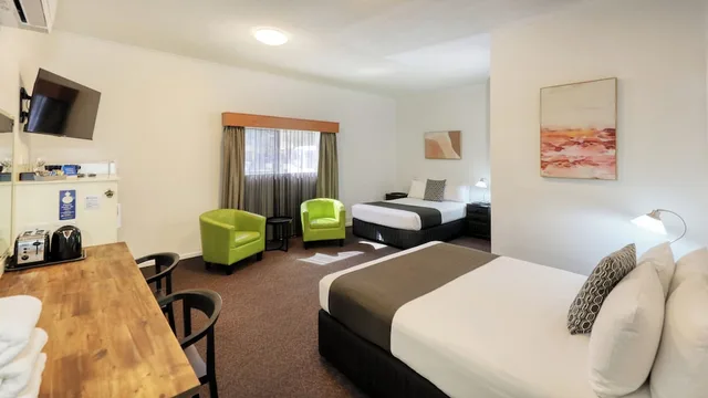 غرفة رباعية بسريرين كوين لذوي الإعاقة، Gateway Motel Caboolture 2/6