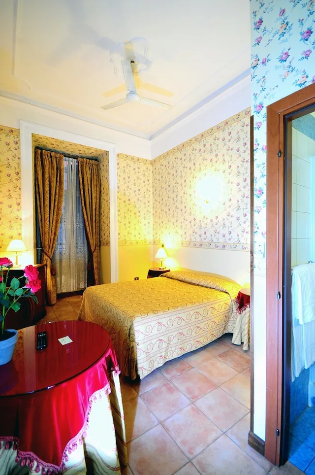 Room, Double or Twin Bed, Hotel Sweet Home 2/4