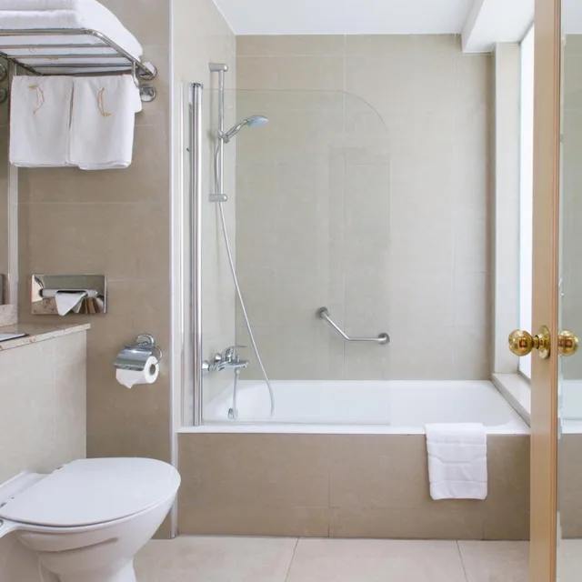 غرفة سوبيريور بسرير كينج، Golden Bay Beach Hotel 4/4