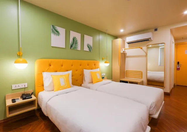 Standard, Twin Beds, Bloom Hotel - Golf Course Road, Sector 43 1/2