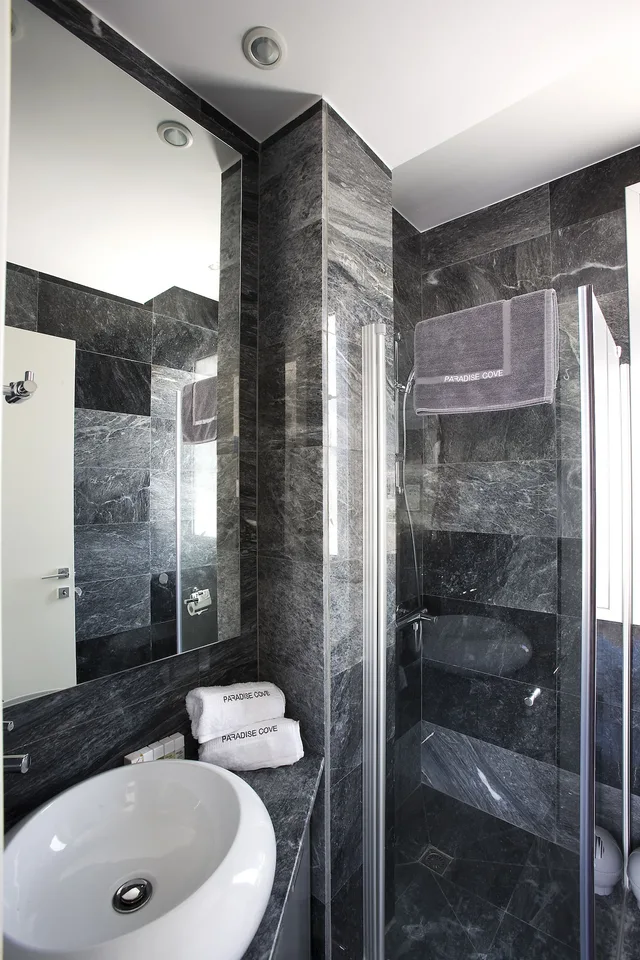 2 Bedrooms, Aqua, Villa, Double and Twin Beds، Paradise Cove Luxurious Beach Villas 2/2