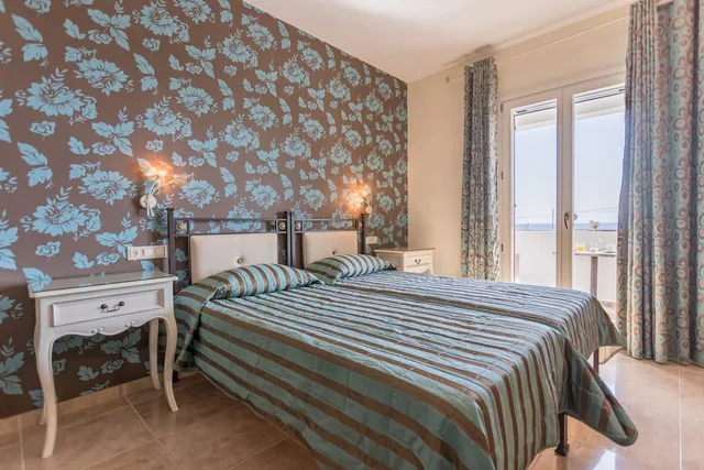 غرفة كلاسيكية بسريرين منفصلين بإطلالة على البحر، Ariadne Hotel 6/7
