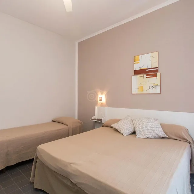 غرفة رباعية، Hotel Anna 1/7