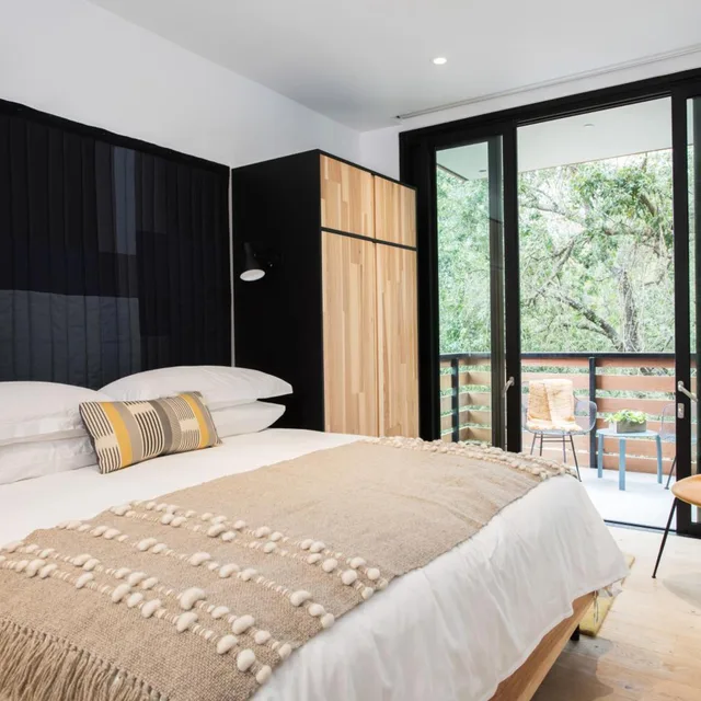 جناح، Harmon Guest House 1/6