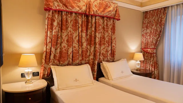 غرفة قياسية بسرير كوين، River Chateau Hotel 4/6