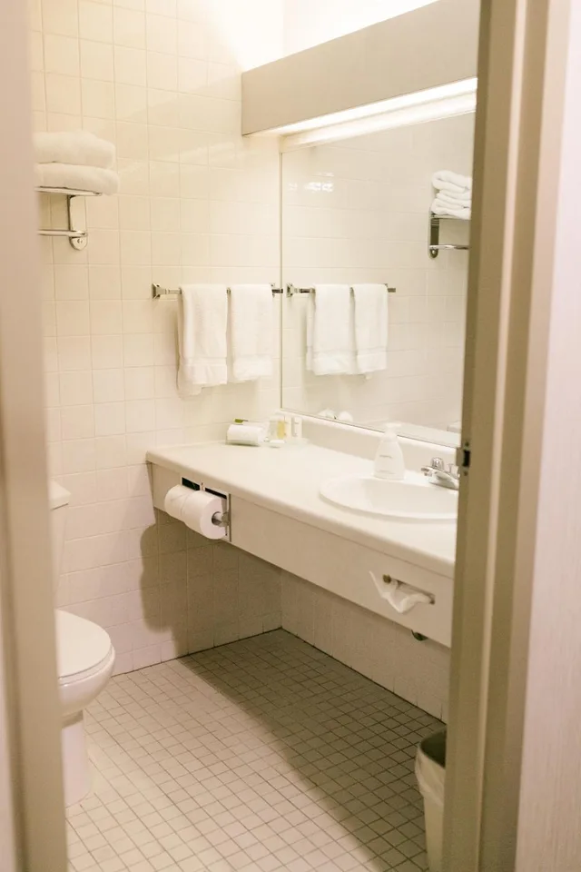 غرفة بسرير مزدوج، Victoria Inn Flin Flon 7/7