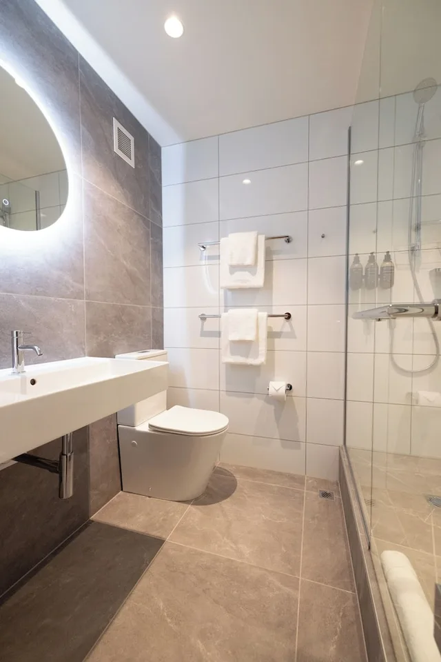 One Bedroom King Suite with Lounge، Rose Park Hotel Auckland 10/10