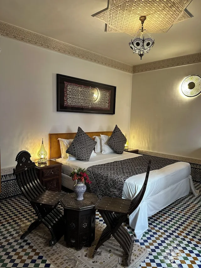 غرفة سوبيريور بسرير كوين بإطلالة على الفناء، Riad Mazar Fes 3/10