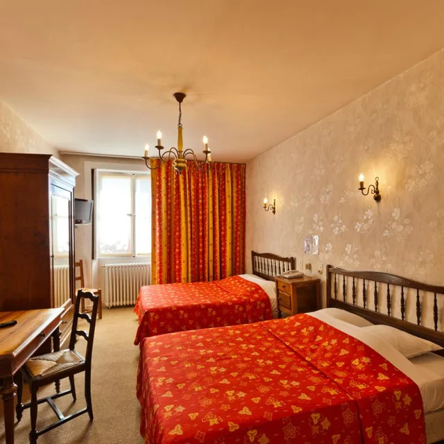 غرفة ثلاثية، Hôtel Du Nord 2/10