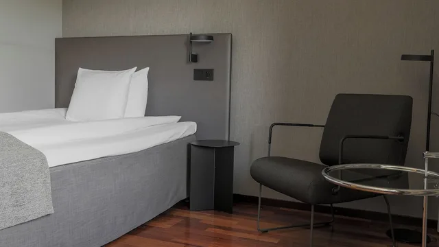 Compact, Single، Quality Hotel Royal Corner 15/18