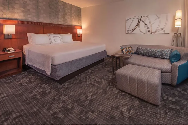 غرفة بسرير كينج مع أريكة لذوي الإعاقة، Sonesta Select Arlington Rosslyn 2/5