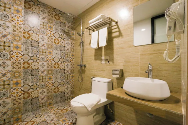 غرفة قياسية بسريرين منفصلين، Swing & Pillows at Golden Roof Hotel Seri Iskandar, Ipoh 5/5
