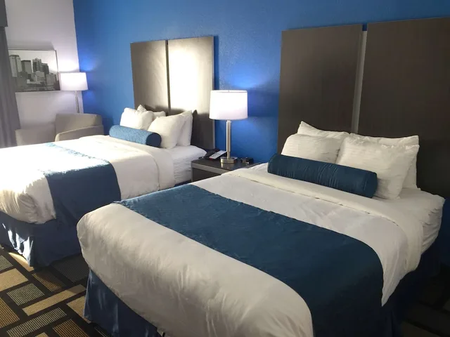 غرفة قياسية بسريرين كوين، Best Western Plus Birmingham Inn & Suites 2/3